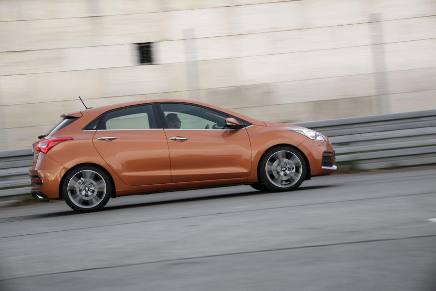  Hyundai i30 5-Door Turbo 2015 года  (фото 20 из 23)